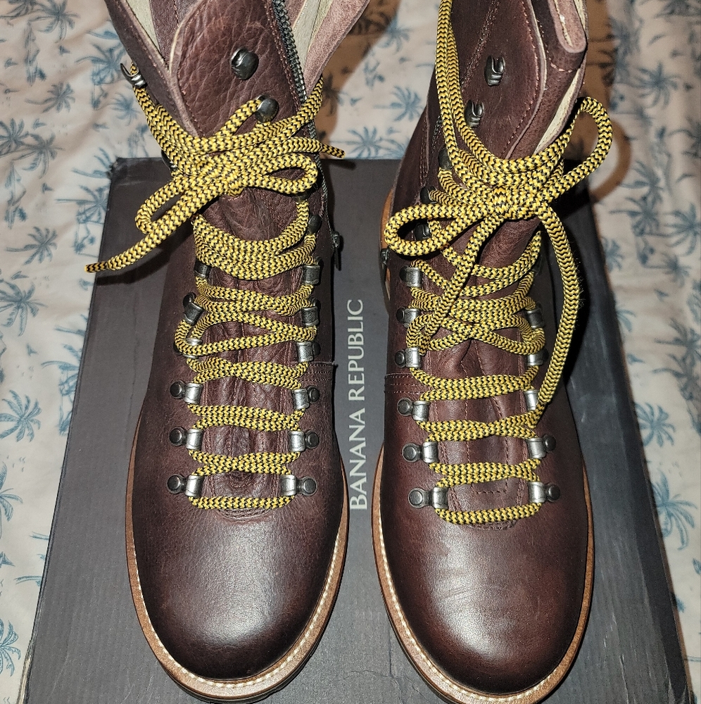 BANANA REPUBLIC RAYNEY ZIPPER BOOTS 11.5 NEW